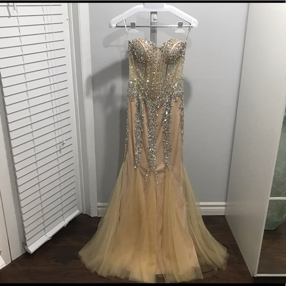 NUDE JOVANI GOWN - Picture 3 of 8